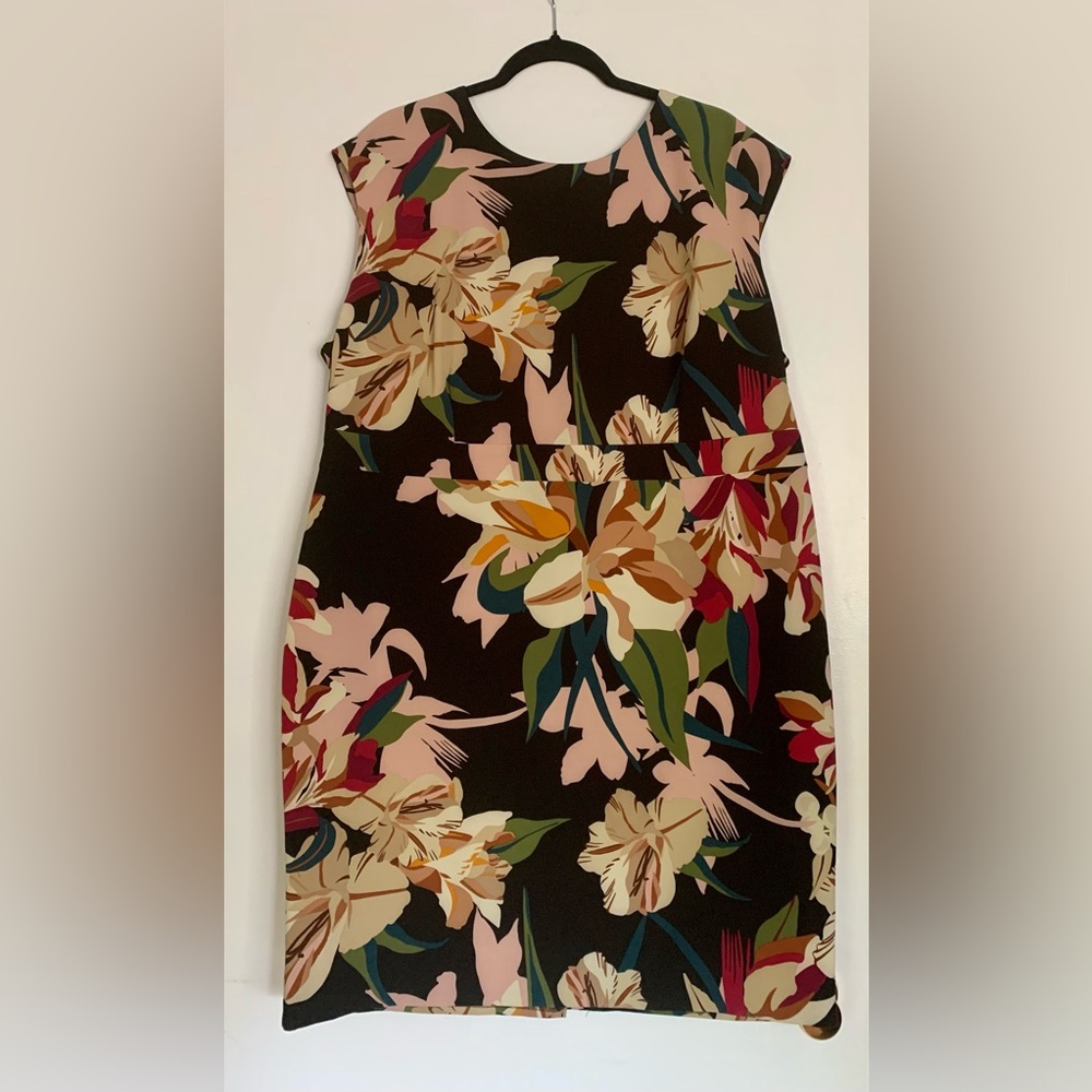 Plus tropical floral fitted dress